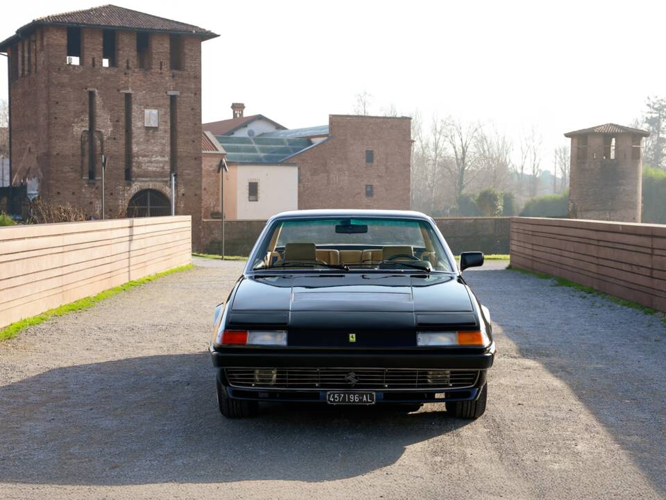 Image 2/32 of Ferrari 400 GT (1977)