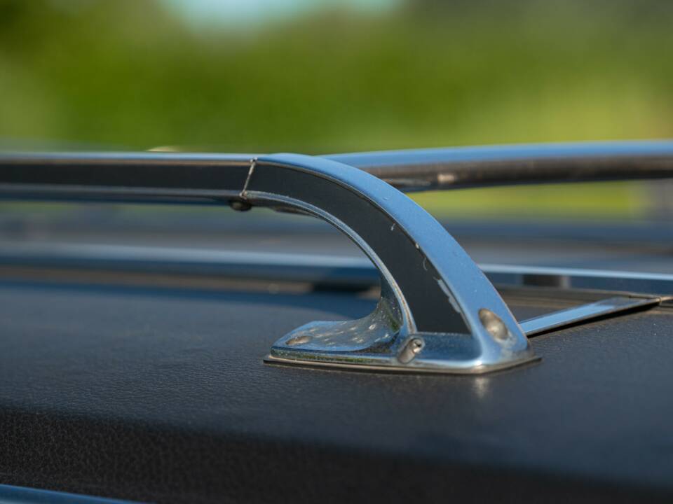 Immagine 16/43 di Volvo 240 GLE Injection (1989)