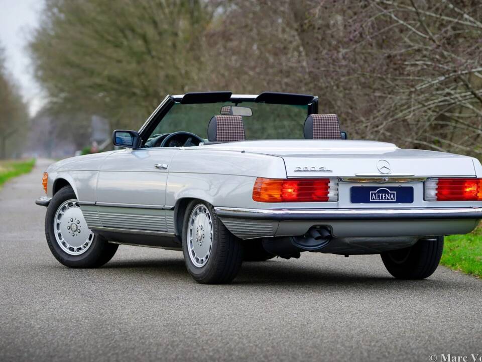 Bild 48/59 von Mercedes-Benz 280 SL (1985)