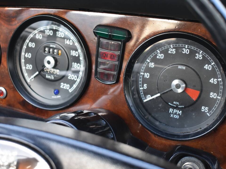 Bild 31/37 von Jaguar XJ 6 4.2 (1972)