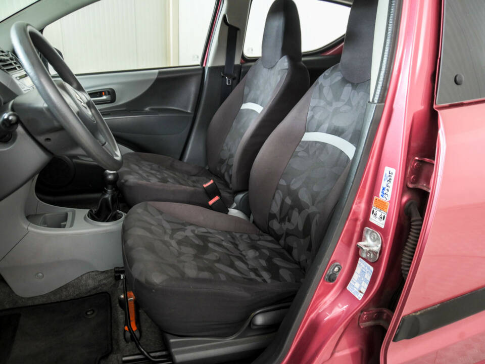 Image 23/48 of Suzuki Alto (2010)
