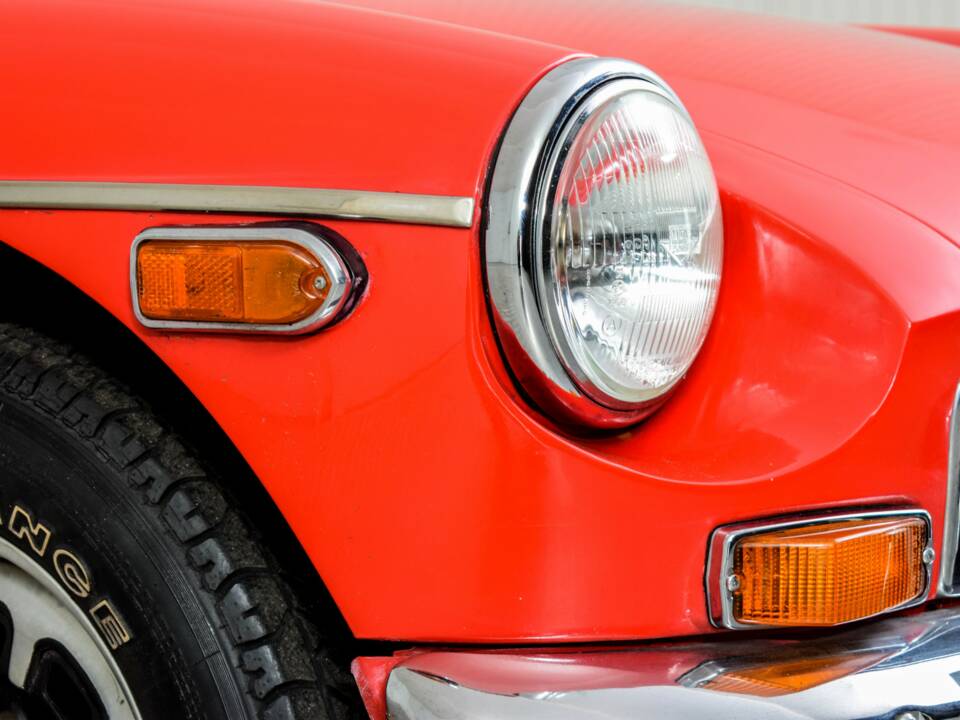 Bild 34/50 von MG MGB (1974)