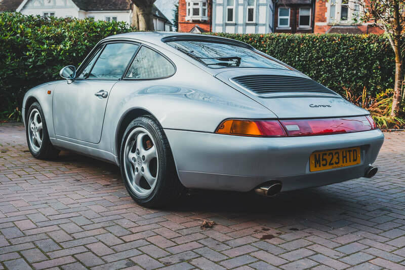 Image 4/50 of Porsche 911 Carrera (1994)