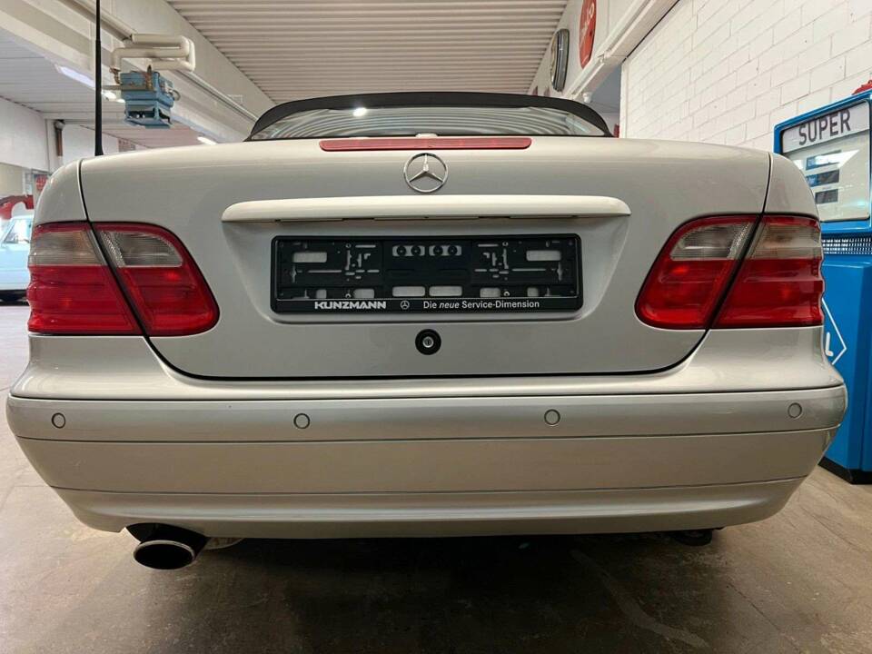 Imagen 14/20 de Mercedes-Benz CLK 230 Kompressor (2001)