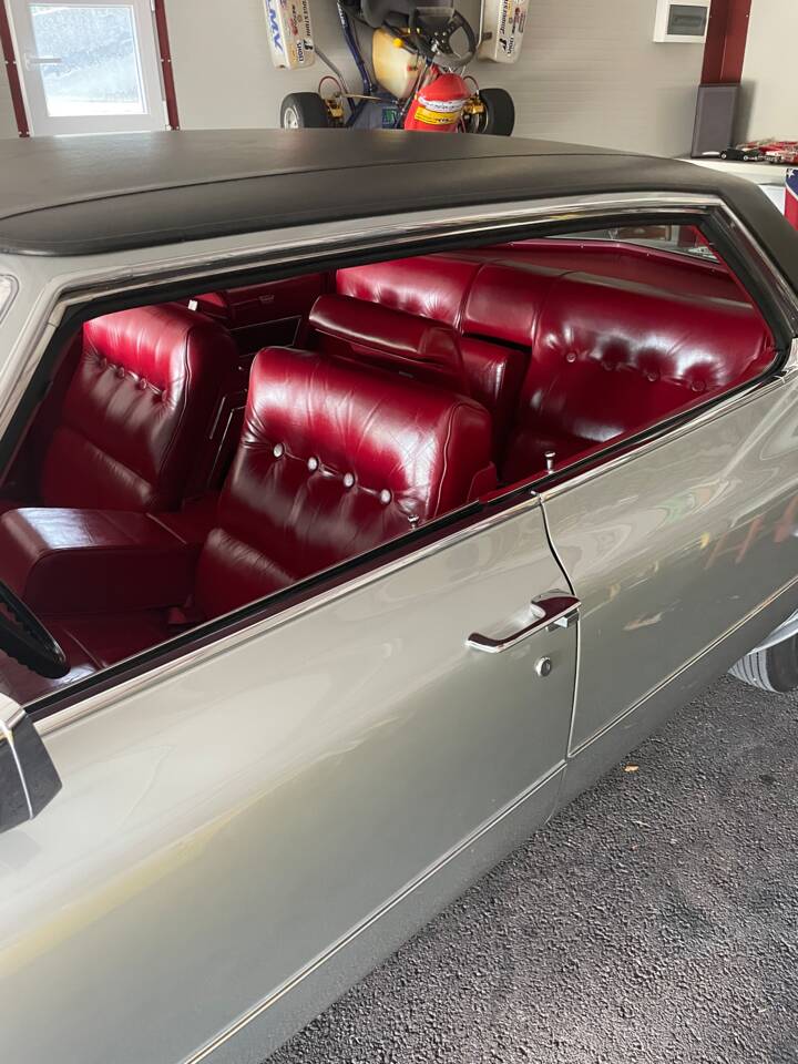 Image 13/51 de Cadillac Sedan DeVille (1970)