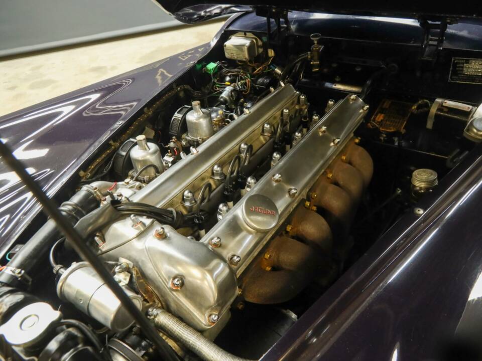 Image 33/50 of Jaguar XK 140 DHC (1955)
