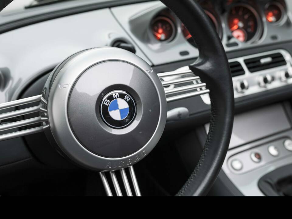Image 36/80 de BMW Z8 (2000)
