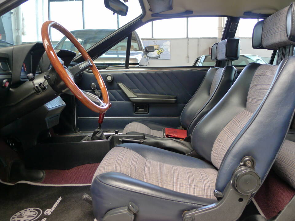 Bild 39/45 von Alfa Romeo Alfetta GT 1.6 (1978)