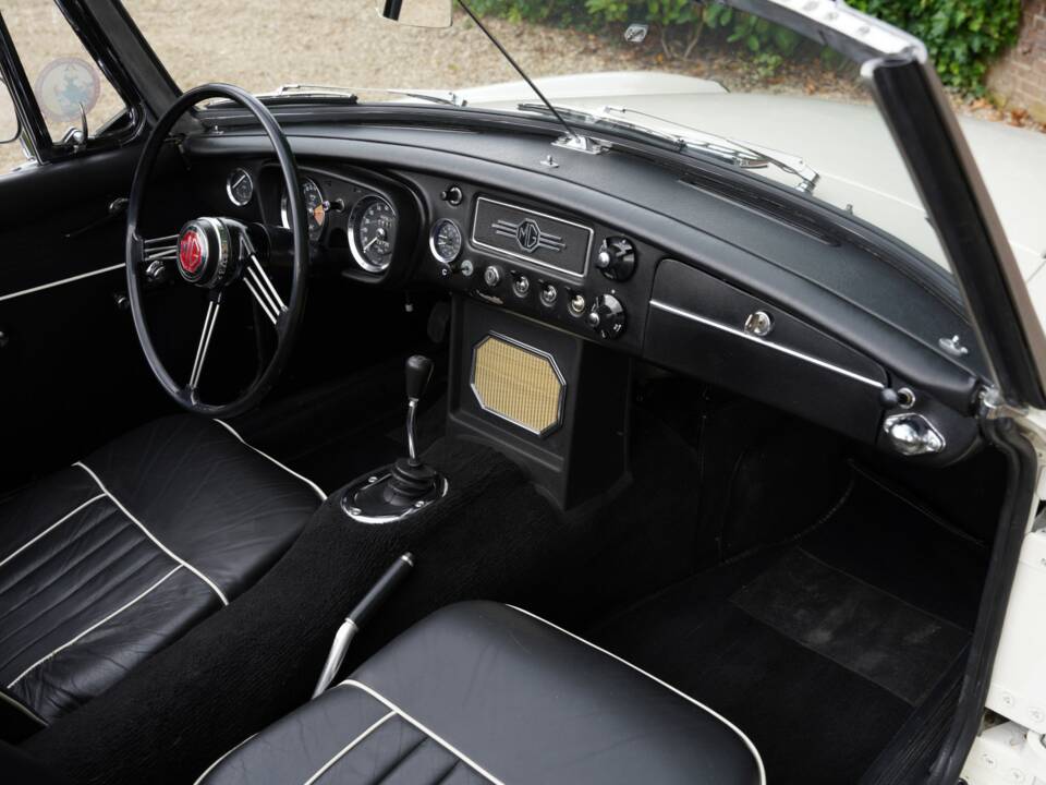 Bild 45/50 von MG MGB (1966)