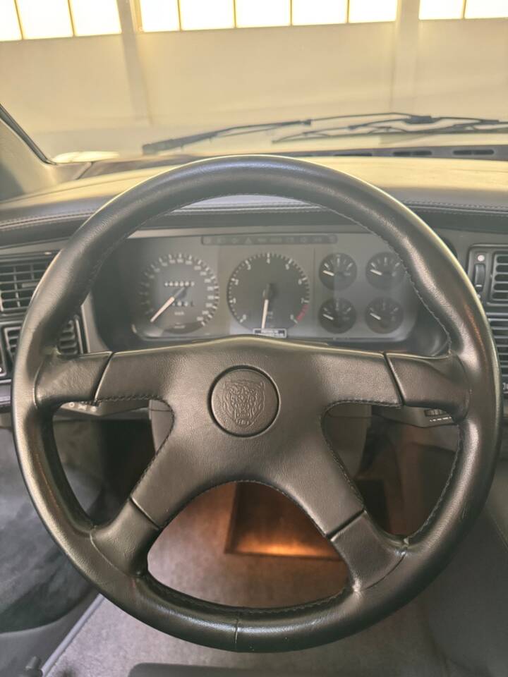 Imagen 21/47 de Jaguar XJ 220 (1993)