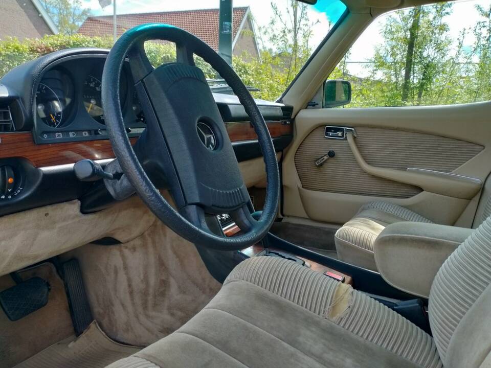 Image 2/8 of Mercedes-Benz 280 SEL (1979)