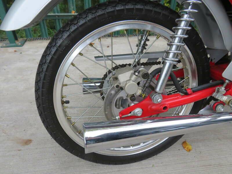 Bild 35/44 von Honda Dream 50 (1997)