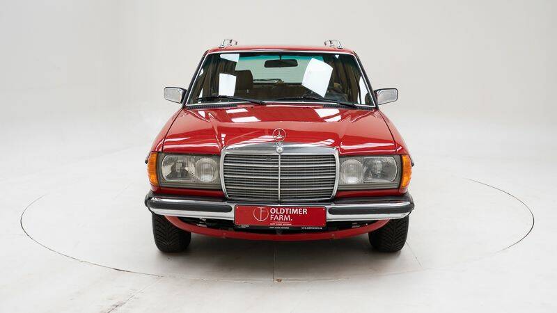 Image 9/15 of Mercedes-Benz 300 TD (1980)