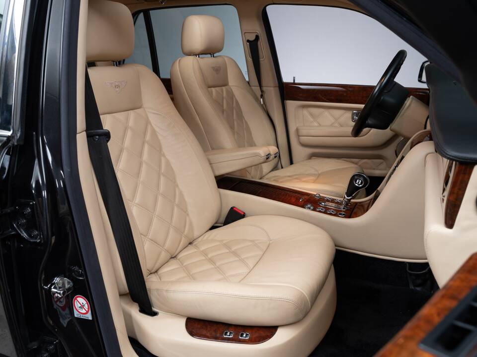 Image 34/46 of Bentley Arnage T (2004)
