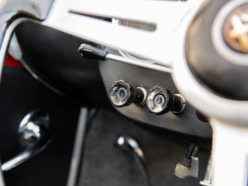 Immagine 47/94 di Alfa Romeo 2600 Spider (1964)