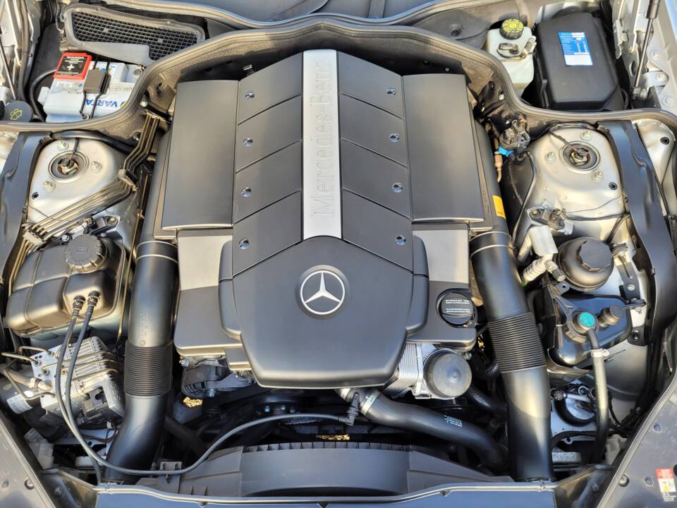 Bild 39/97 von Mercedes-Benz SL 500 (2004)
