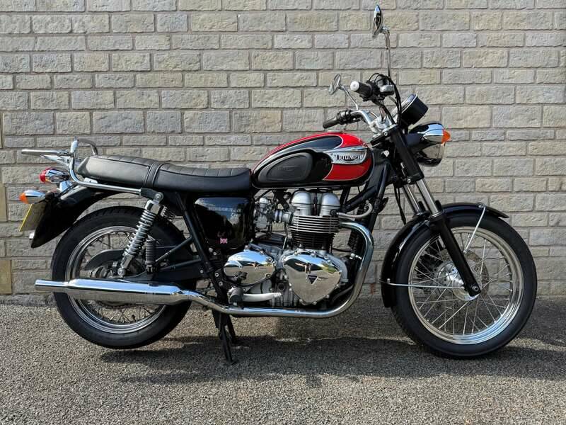 Image 1/39 of Triumph Bonneville T100 (2005)