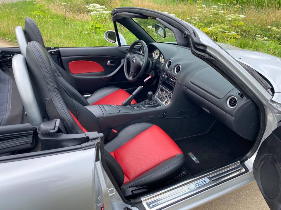Afbeelding 32/63 van Mazda MX-5 1.6 (2004)