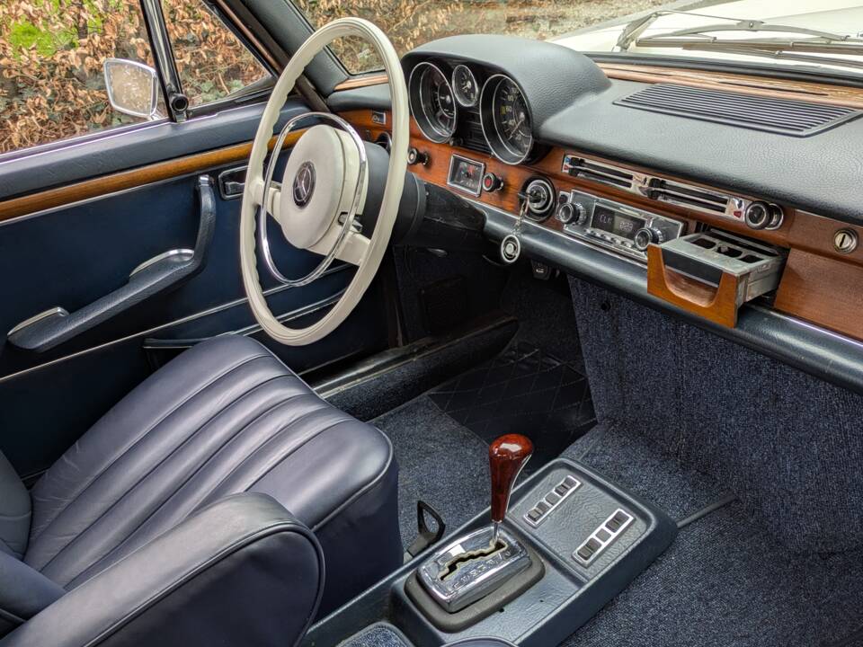 Immagine 18/24 di Mercedes-Benz 300 SEL 6.3 (1972)