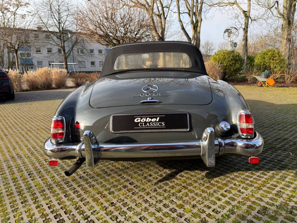 Image 6/25 of Mercedes-Benz 190 SL (1961)