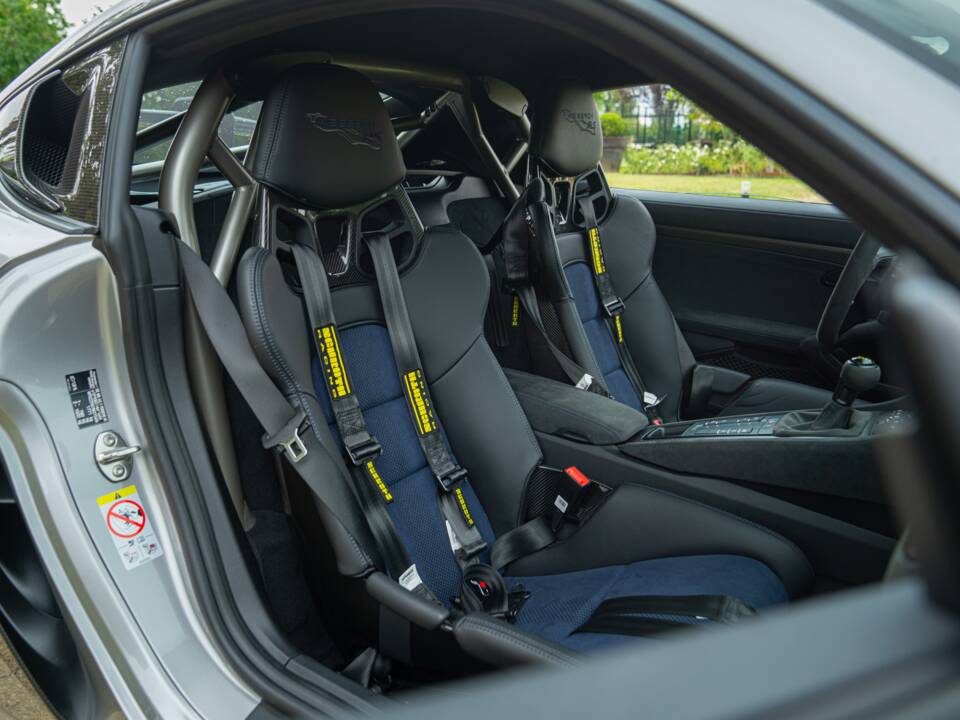 Image 70/100 of Porsche 718 Cayman GT4 RS Weissach (2024)