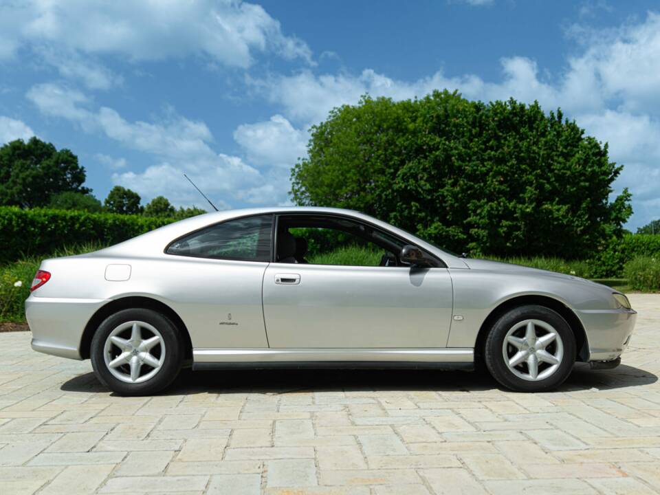 Obraz 5/48 pojazdu Peugeot 406 Coupé 2.0 16V (2000)