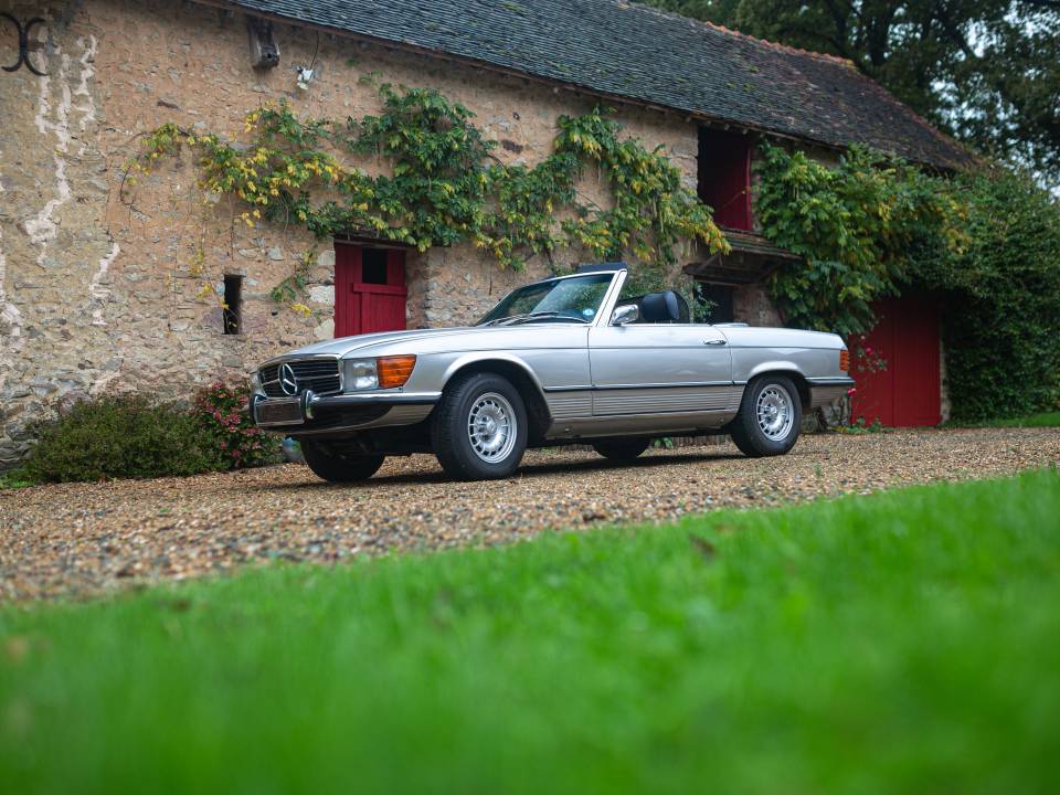 Image 6/25 of Mercedes-Benz 350 SL (1974)