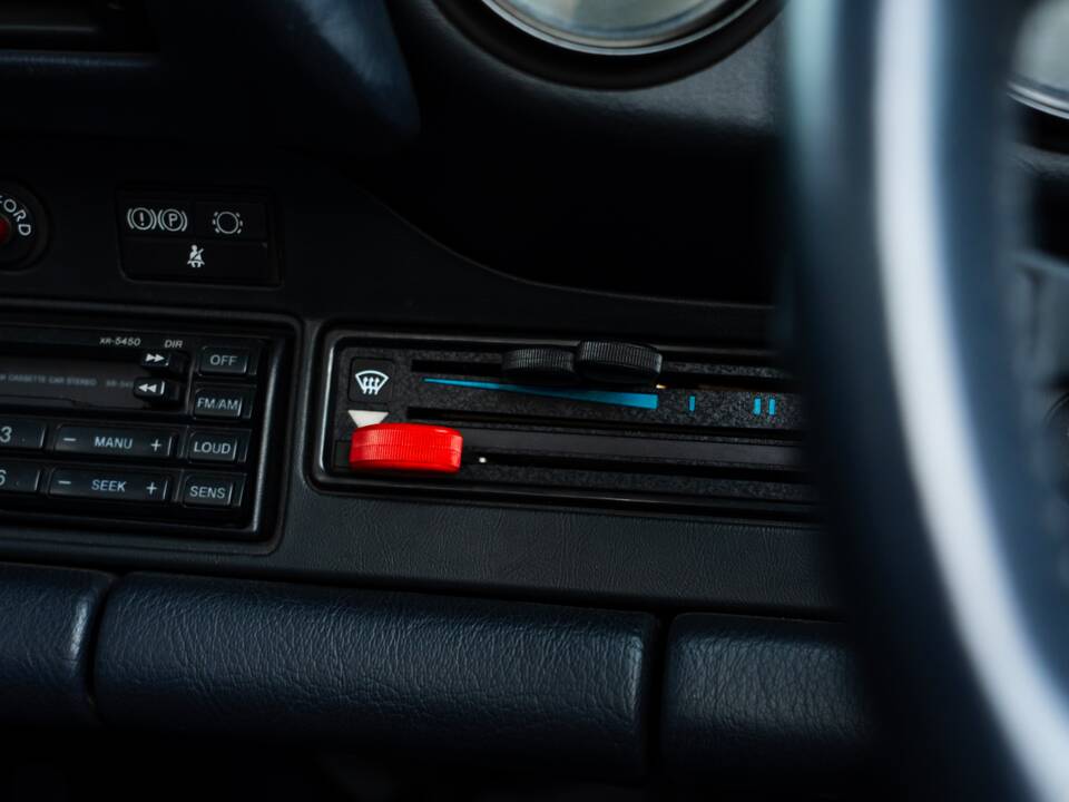 Bild 25/48 von Porsche 911 Speedster 3.2 (1989)