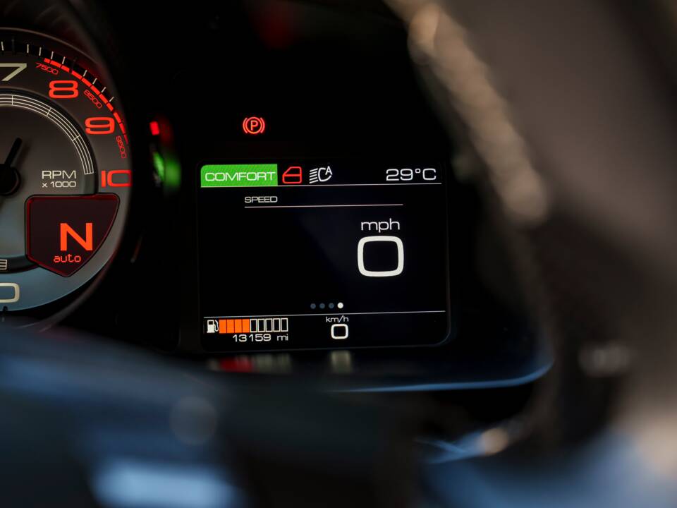 Bild 21/36 von Ferrari GTC4Lusso T (2020)