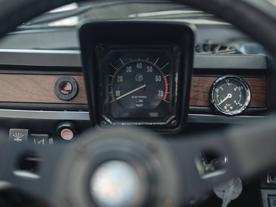 Image 15/32 of Alfa Romeo Alfetta GTV 2000 (1977)