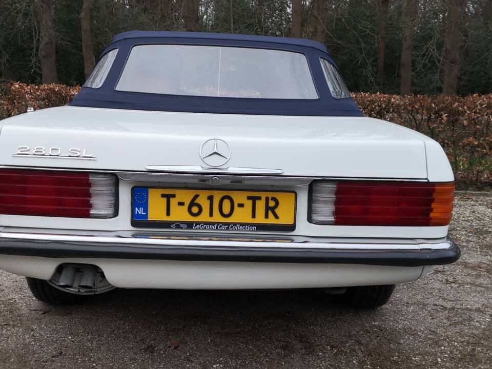 Image 11/33 of Mercedes-Benz 280 SL (1985)