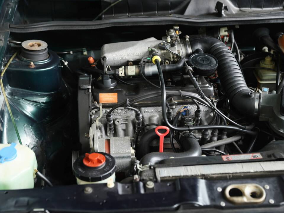 Image 31/36 of Volkswagen Golf Mk I Convertible 1.8 (1993)
