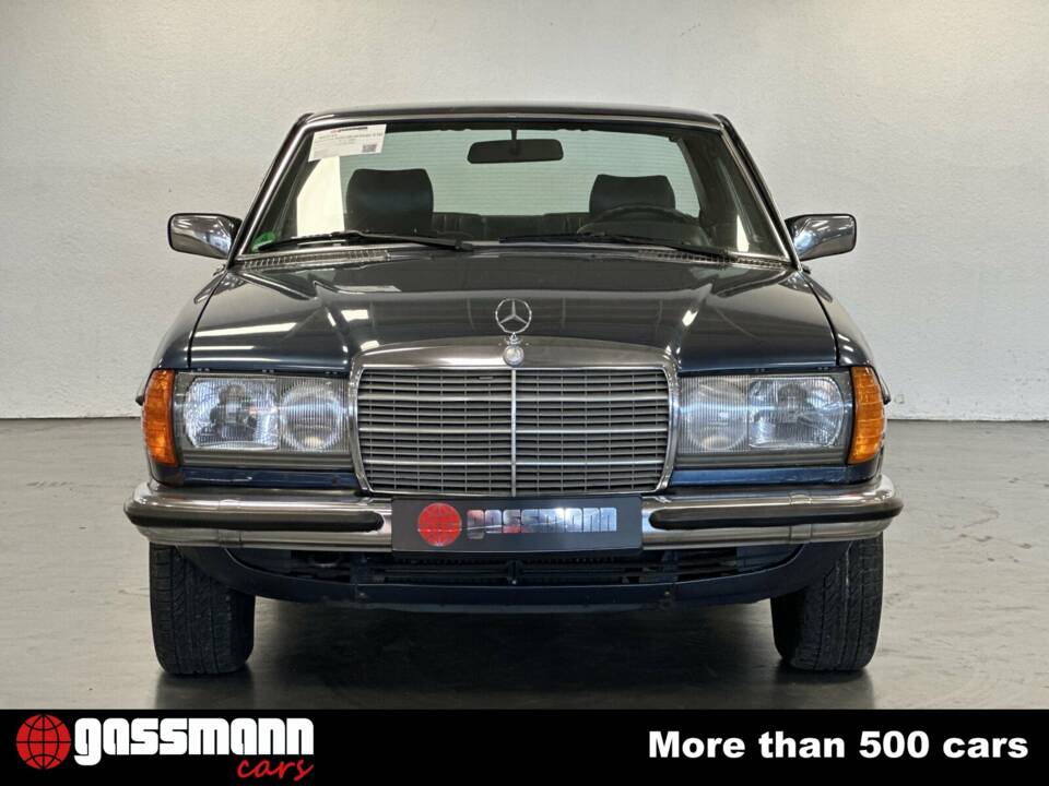 Imagen 2/15 de Mercedes-Benz 230 CE (1982)