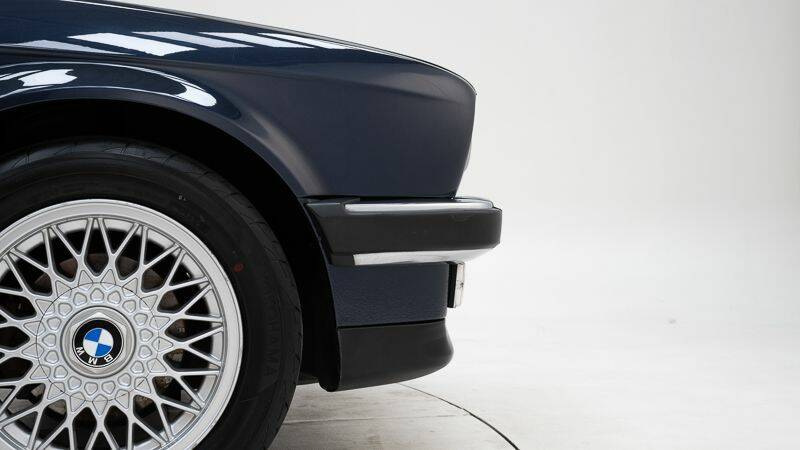Immagine 12/15 di BMW 325i (1986)