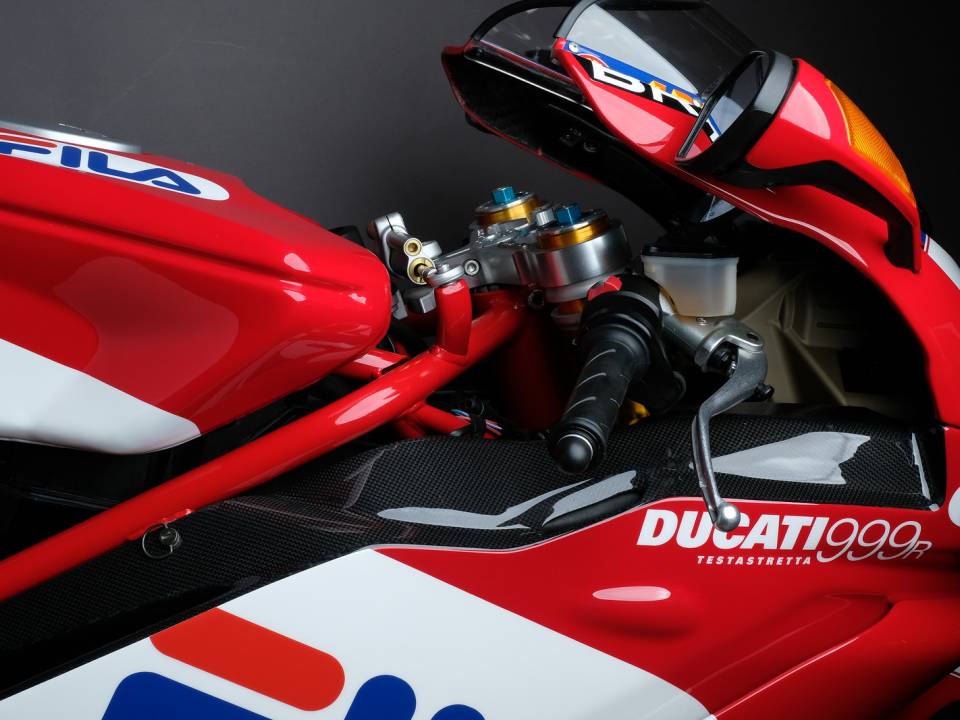 Image 11/11 of Ducati DUMMY (2004)