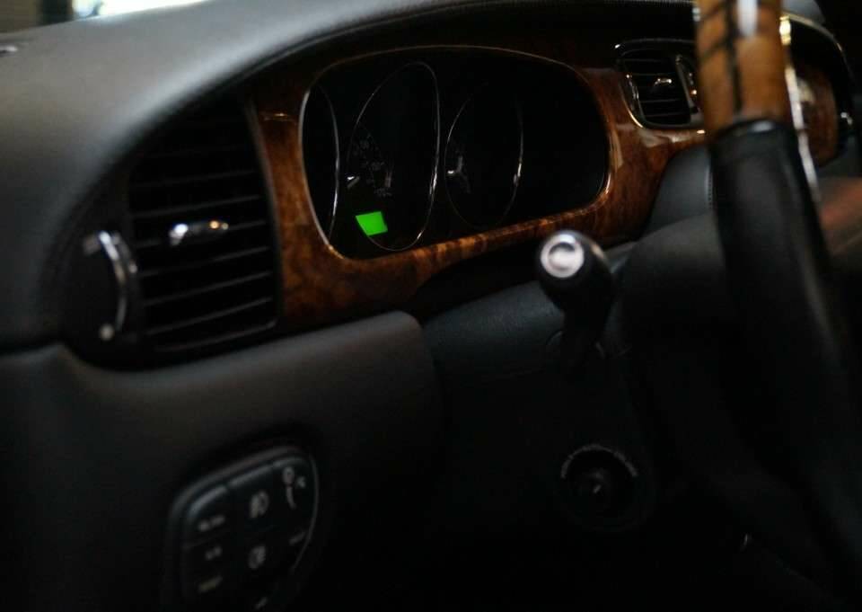 Image 7/50 of Jaguar XJ 8 4.2 (2007)