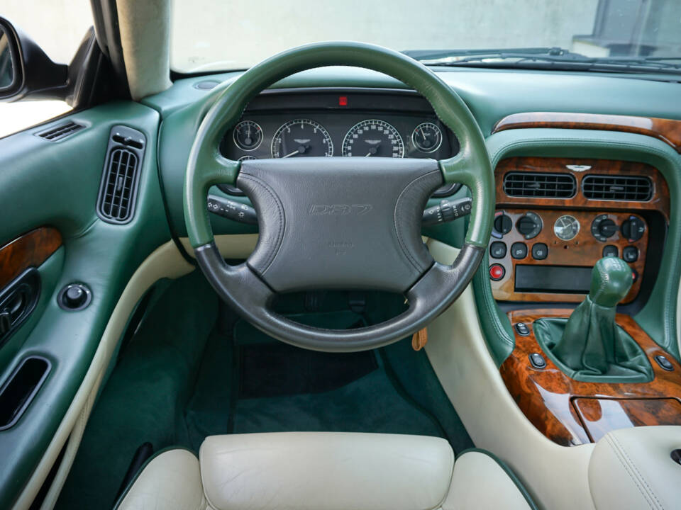Image 22/40 of Aston Martin DB 7 Vantage (2000)