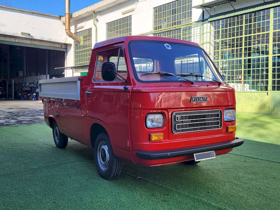 Bild 6/39 von FIAT 900 T&#x2F;E (1978)