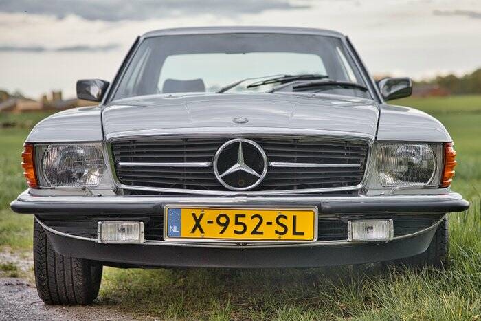 Image 2/6 of Mercedes-Benz 500 SLC (1981)