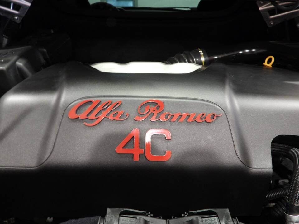 Immagine 10/15 di Alfa Romeo 4C (2017)