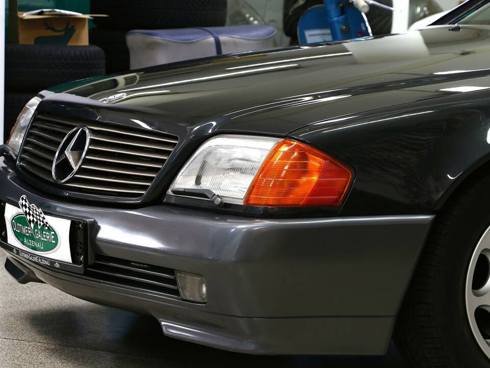 Image 11/36 of Mercedes-Benz 300 SL-24 (1993)