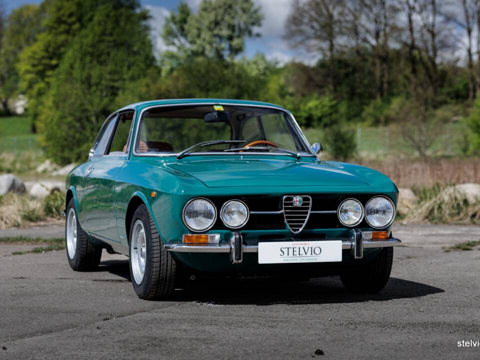 Bild 4/39 von Alfa Romeo 1750 GT Veloce (1971)
