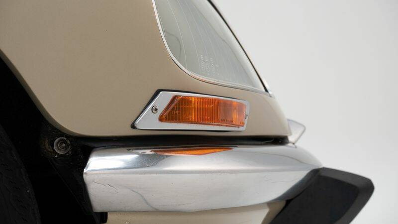 Image 13/15 of Citroën DS 21 (1970)