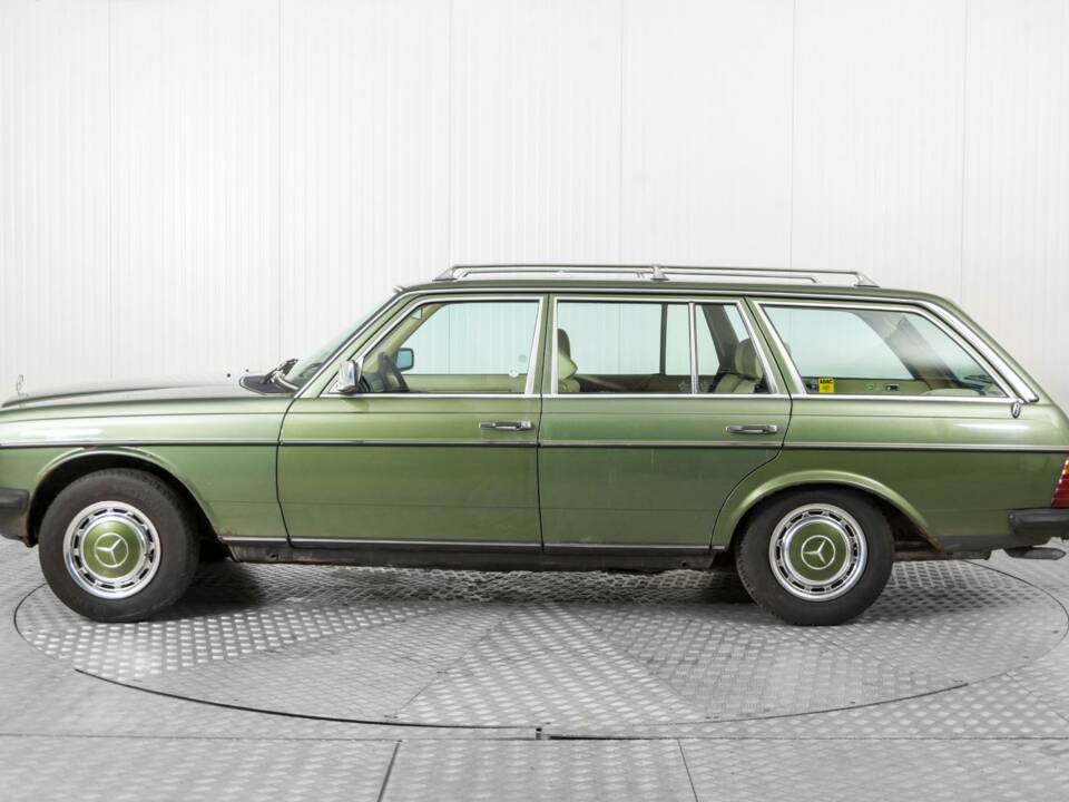 Afbeelding 9/50 van Mercedes-Benz 200 T (1982)