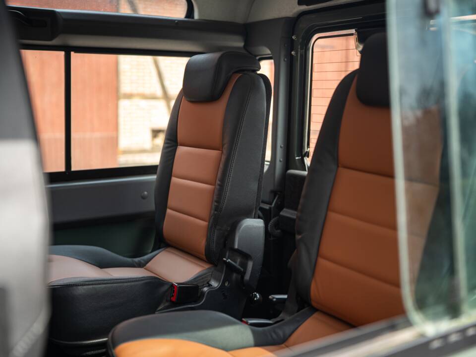 Image 28/42 of Land Rover Defender 90 (2015)