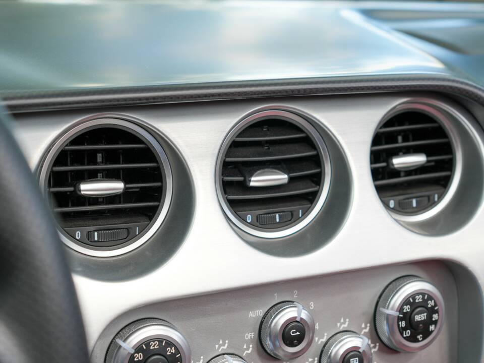 Image 33/50 of Alfa Romeo 8C Spider (2010)