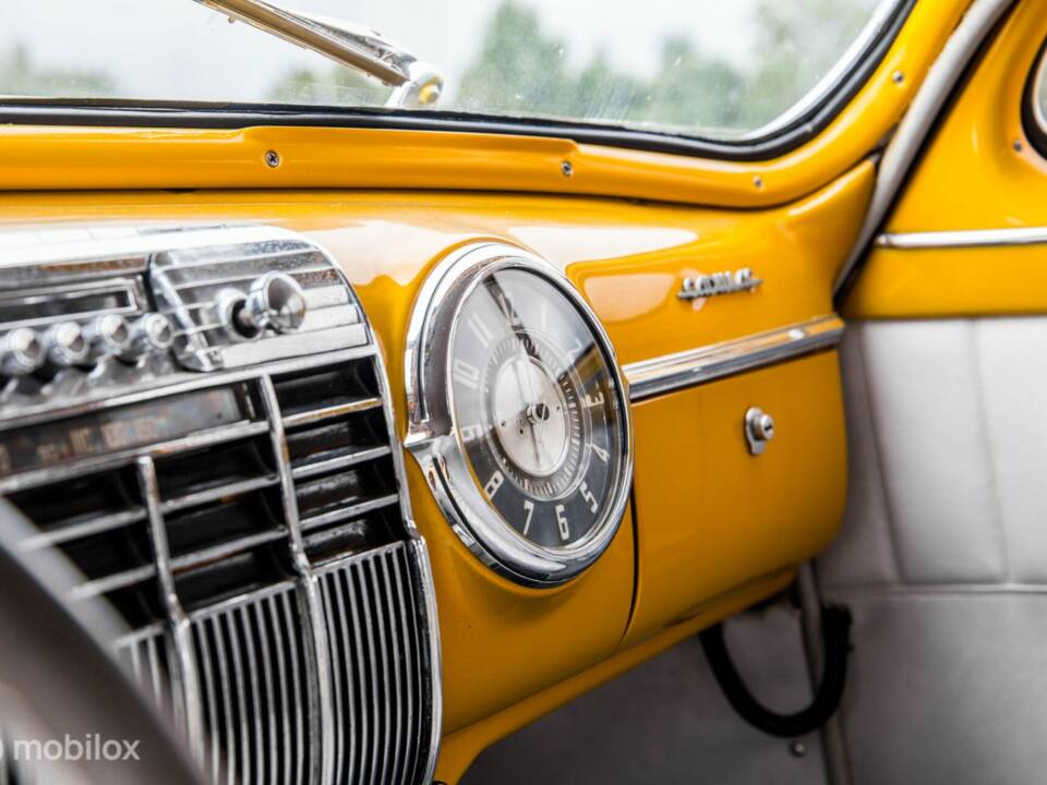 Bild 25/32 von Cadillac 62 Sedan (1941)