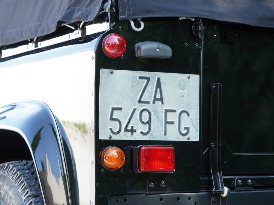 Bild 38/97 von Land Rover Defender 90 Td5 (2000)