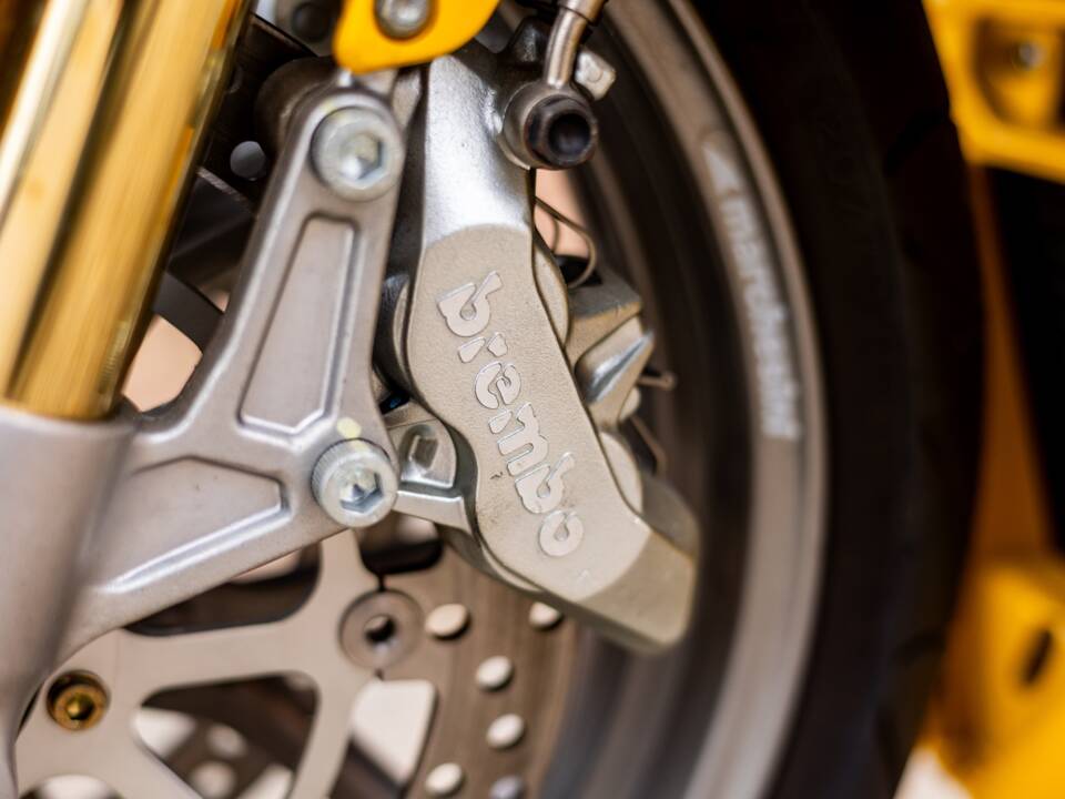 Immagine 23/30 di Ducati DUMMY (2004)