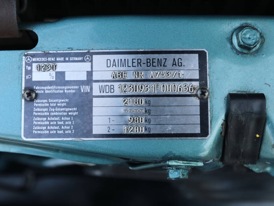 Image 20/24 of Mercedes-Benz 280 TE (1983)